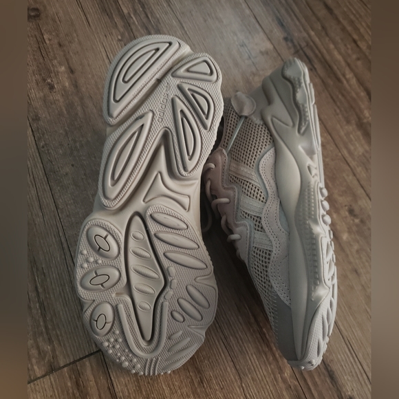 Adidas Ozweego - Picture 5 of 5